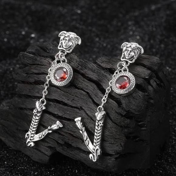 925 Sterling Silver Irregular Vintage Stud Earring E13-2832 - Picture 3 of 5